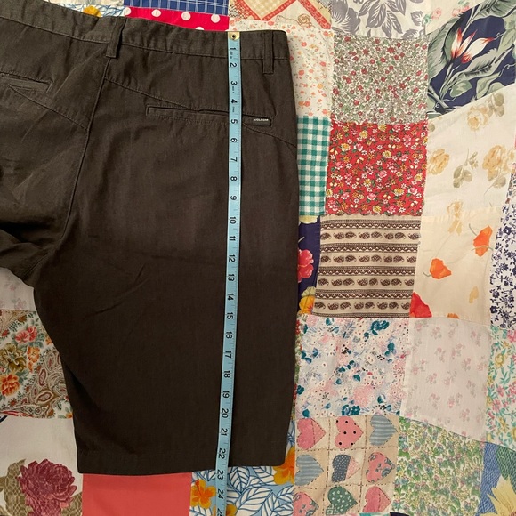Volcom Men’s Shorts Size 36 Charcoal Gray Color - Picture 7 of 9